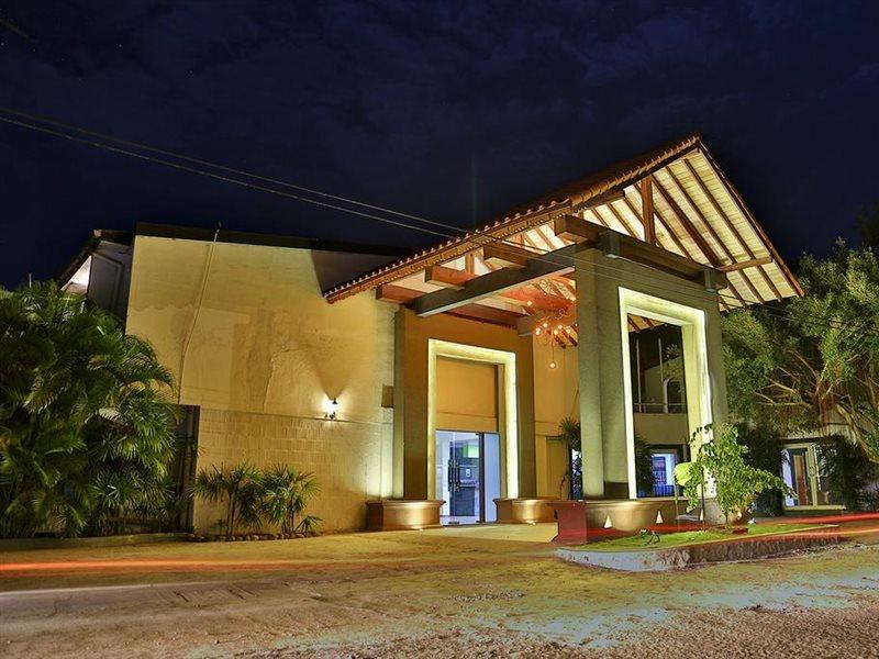 มริทิยา เลค รีสอร์ต Hotel อนุราธปุระ ภายนอก รูปภาพ