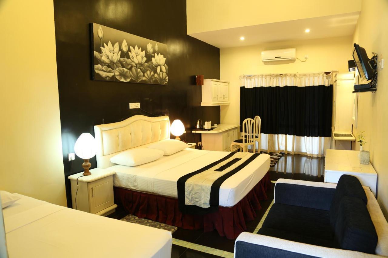มริทิยา เลค รีสอร์ต Hotel อนุราธปุระ ภายนอก รูปภาพ
